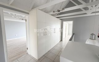 3 Bedroom House For Sale in Long Beach