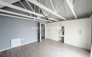 3 Bedroom House For Sale in Long Beach