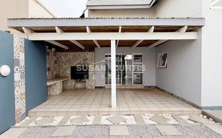 3 Bedroom House For Sale in Long Beach