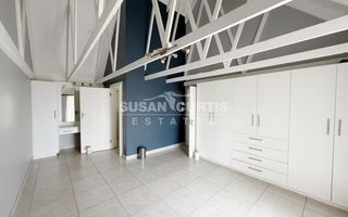 3 Bedroom House For Sale in Long Beach