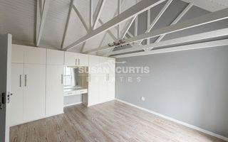 3 Bedroom House For Sale in Long Beach