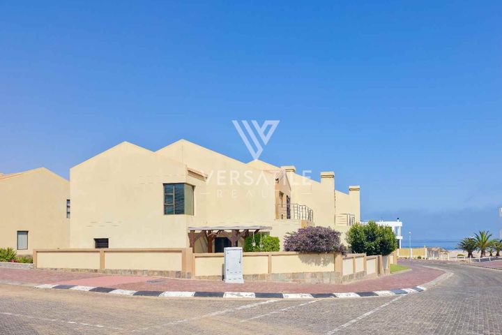 3 Bedroom House For Sale in Dolphin Beach