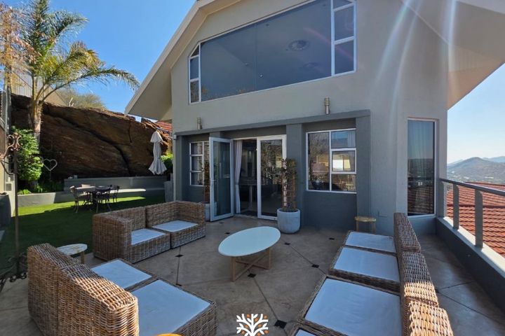 4 Bedroom House For Sale in Klein Windhoek, Windhoek