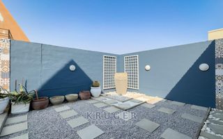 3 Bedroom House For Sale in Long Beach