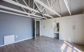 3 Bedroom House For Sale in Long Beach