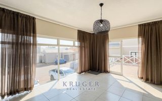 3 Bedroom House For Sale in Long Beach