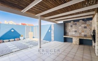 3 Bedroom House For Sale in Long Beach