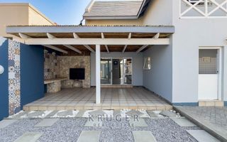 3 Bedroom House For Sale in Long Beach