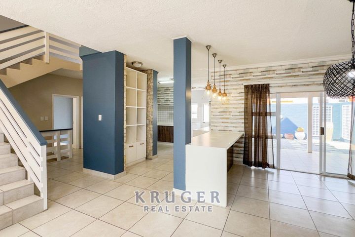 3 Bedroom House For Sale in Long Beach