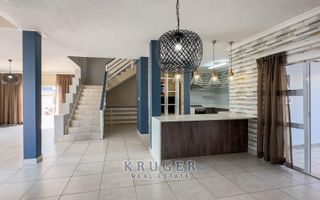 3 Bedroom House For Sale in Long Beach