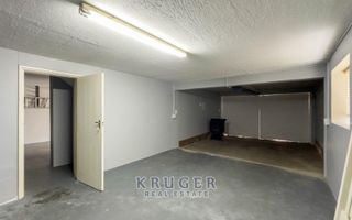 3 Bedroom House For Sale in Long Beach