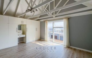 3 Bedroom House For Sale in Long Beach