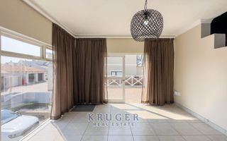 3 Bedroom House For Sale in Long Beach
