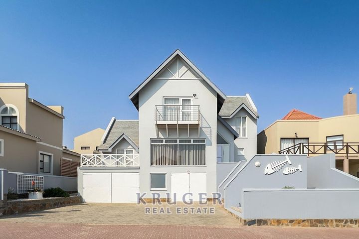 3 Bedroom House For Sale in Long Beach