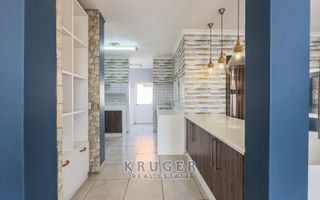 3 Bedroom House For Sale in Long Beach