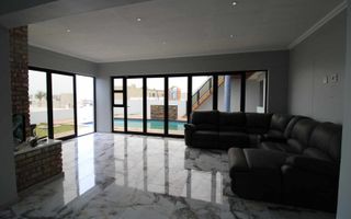 4 Bedroom House For Sale in Dolphin Beach