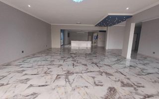 4 Bedroom House For Sale in Dolphin Beach