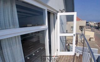 3 Bedroom House For Sale in Long Beach