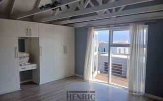 3 Bedroom House For Sale in Long Beach
