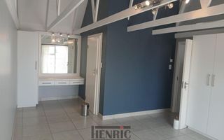 3 Bedroom House For Sale in Long Beach