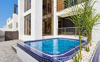 5 Bedroom House For Sale in Long Beach