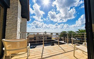 5 Bedroom House For Sale in Long Beach