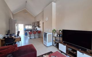 2 Bedroom Apartment For Sale in Elisenheim, Windhoek