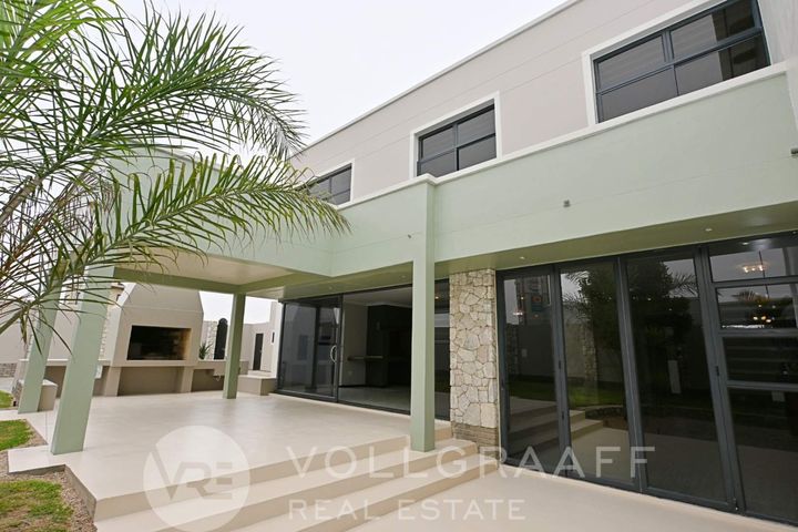 5 Bedroom House For Sale in Swakopmund Ext 9, Swakopmund