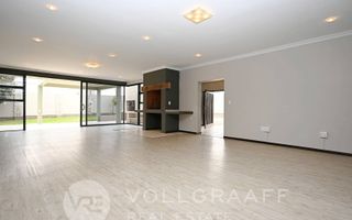 5 Bedroom House For Sale in Swakopmund Ext 9, Swakopmund