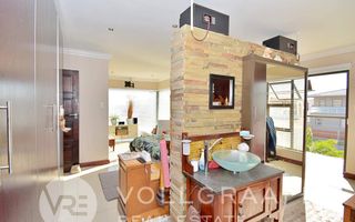 3 Bedroom House For Sale in Mile 4, Swakopmund