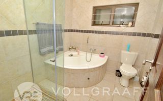 3 Bedroom House For Sale in Mile 4, Swakopmund