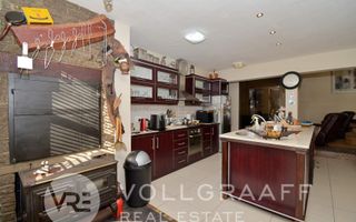 3 Bedroom House For Sale in Mile 4, Swakopmund