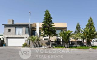 3 Bedroom House For Sale in Mile 4, Swakopmund