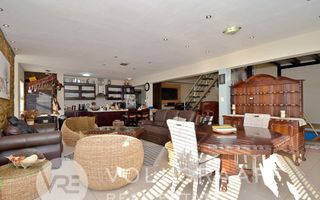 3 Bedroom House For Sale in Mile 4, Swakopmund