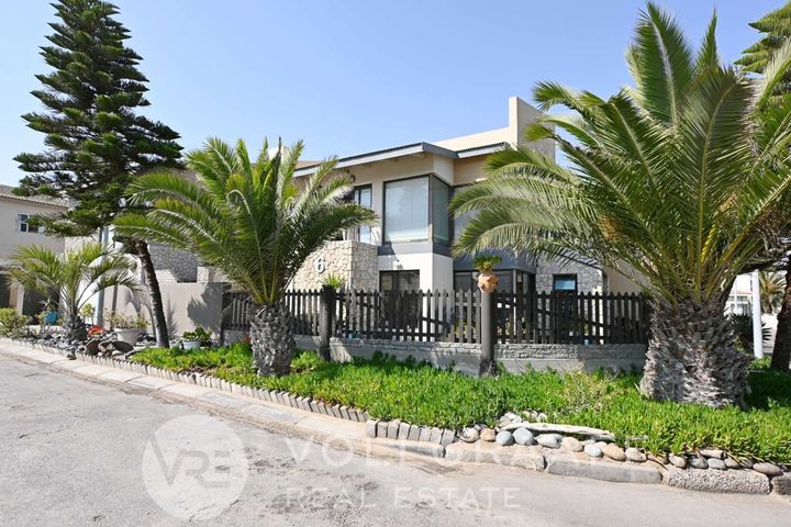 3 Bedroom House For Sale in Mile 4, Swakopmund