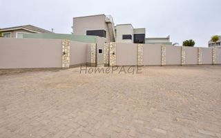 5 Bedroom House For Sale in Swakopmund Ext 9, Swakopmund