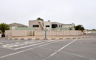 5 Bedroom House For Sale in Swakopmund Ext 9, Swakopmund