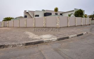 5 Bedroom House For Sale in Swakopmund Ext 9, Swakopmund