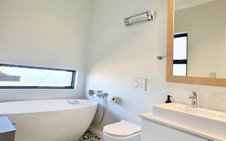 4 Bedroom House To Rent in Lagoon