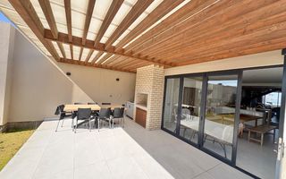 4 Bedroom House To Rent in Lagoon