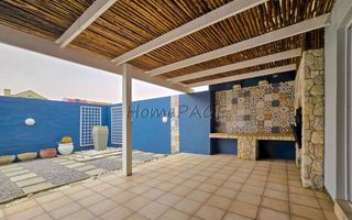 3 Bedroom House For Sale in Long Beach
