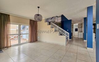 3 Bedroom House For Sale in Long Beach