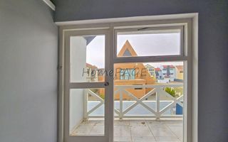 3 Bedroom House For Sale in Long Beach