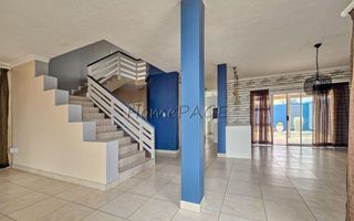3 Bedroom House For Sale in Long Beach