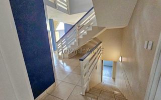 3 Bedroom House For Sale in Long Beach