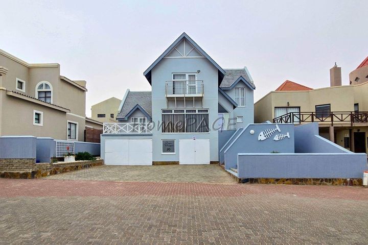 3 Bedroom House For Sale in Long Beach
