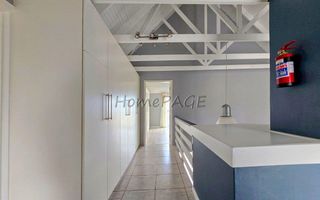 3 Bedroom House For Sale in Long Beach
