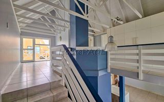 3 Bedroom House For Sale in Long Beach