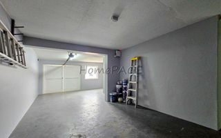 3 Bedroom House For Sale in Long Beach