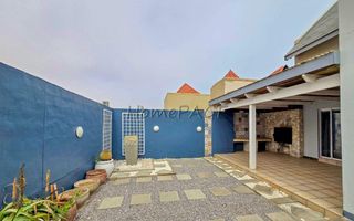 3 Bedroom House For Sale in Long Beach